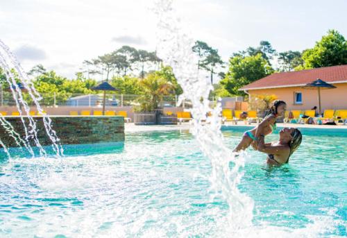 泳池, Camping Officiel Siblu Les Oyats in 塞纽斯