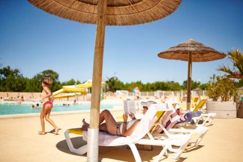 泳池, Camping Officiel Siblu Les Oyats in 塞纽斯