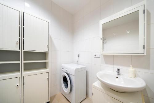 New Town - Apple Apartments - image 12