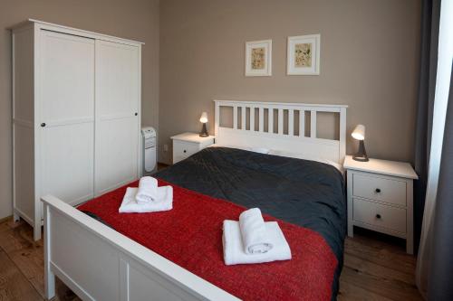 New Town - Apple Apartments - image 3