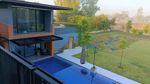 Family Pool View บ้านพักครอบครัวและสระว่ายน้ำ in Song Hong (Buri Ram)