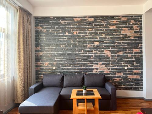 Central Hotel - image 12