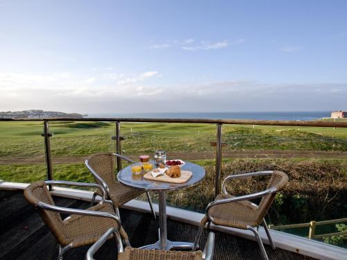 Picture of Fistral View At Bredon Court