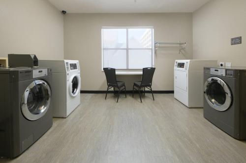 Residence Inn Dallas Park Central - image 3