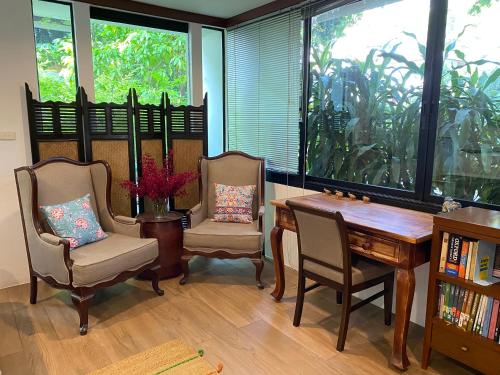 Cozycomo Bangkok – Bangkok, NY