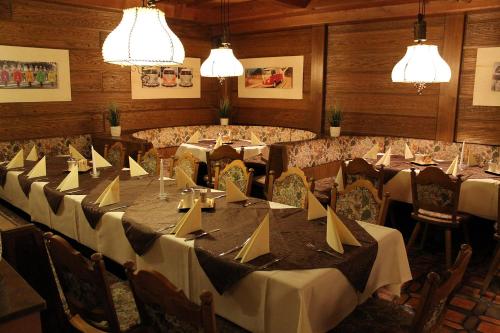 Étterem, Pension Schwartzwirt in Weikersdorf