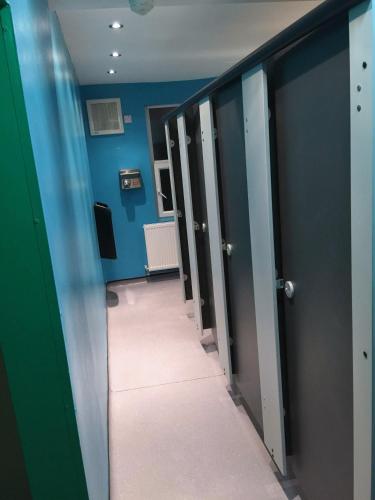 Bathroom, Book a Bed Hostels in Greater London South East