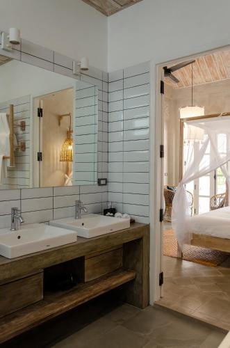 Deluxe Double Room - Above 12 Years Old Only image 3