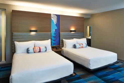 Aloft, Guest room, 2 Queen