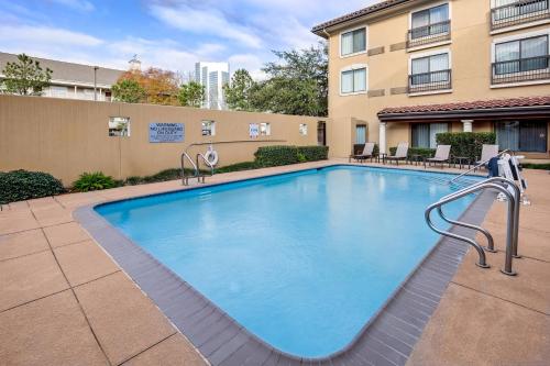 Courtyard by Marriott Houston Rice University