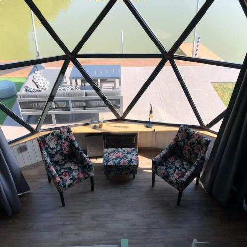 DOMEGLAMPING at FISHINGLAKE in Sagvar