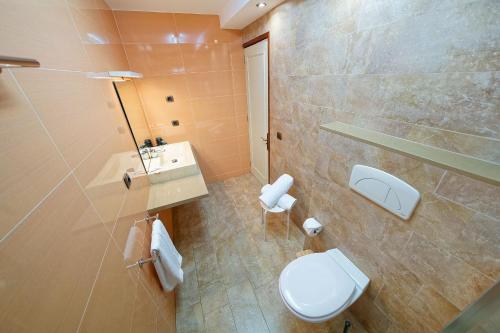 Apartamentos Cocoteros - image 5