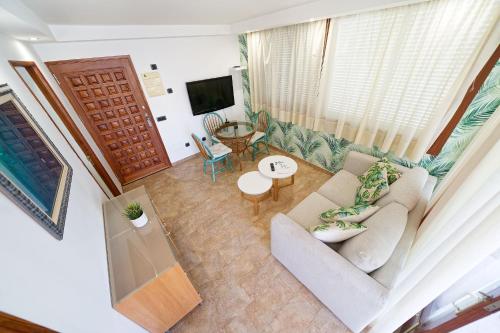 Apartamentos Cocoteros - image 3