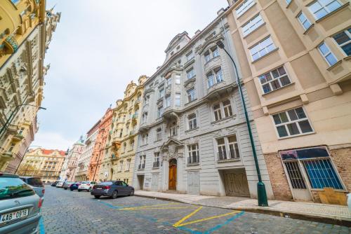 New apartments near Dancing house, Prag (Foto 3)