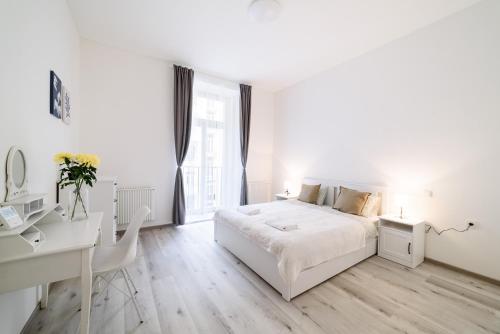 New apartments near Dancing house 2