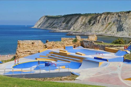Tempat wisata terdekat, Kukis Duplex Beach near Bilbao in Getxo