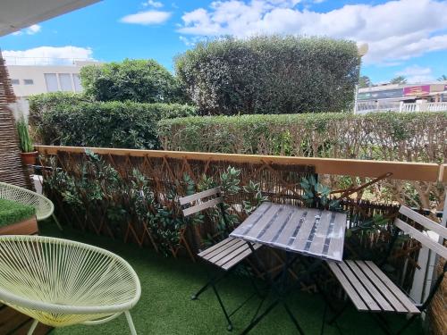 100 m de la plage - Les Cigales de Mer - Studio Cabine - Parking near Grau-Du-Roi Train Station
