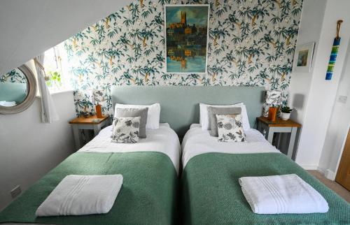 Halwell Lodge - image 6
