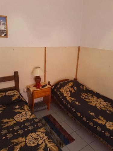 2 twin beds