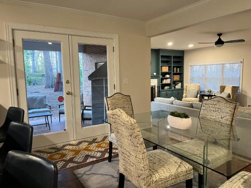 Living Easley Manor - With Amazing Hot Tub! in Powdersville (SC)