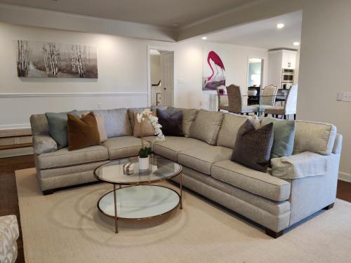 Living Easley Manor - With Amazing Hot Tub! in Powdersville (SC)