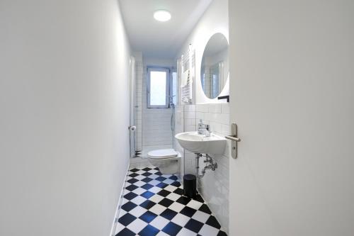 Therme - zentral - Gruppen - 3 SZ - vonBehling, Wiesbaden (Foto 3)