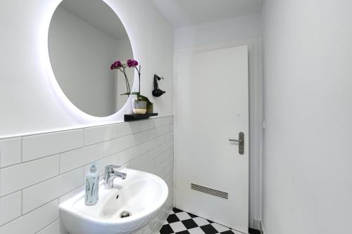 Therme - zentral - Gruppen - 3 SZ - vonBehling, Wiesbaden (Foto 9)