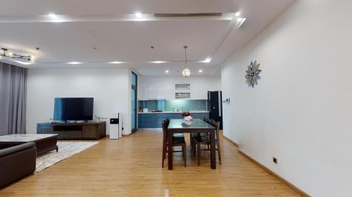 One-Bedroom Apartment image 6