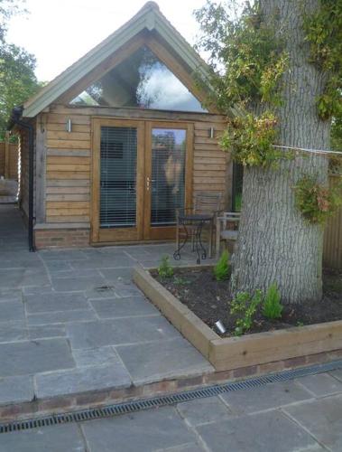 Oak Frame Barn Studio in Rural AONB Chiddingfold - Apartment