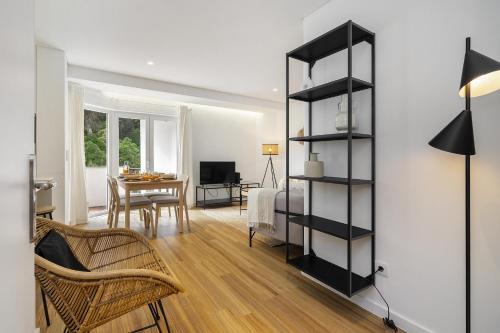 WHome Chic & Stylish Retreat in Estoril's Finest Location, Estoril (foto 11)