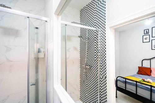 Modern flat in Moseley with Free Parking, Birmingham (photo 6)