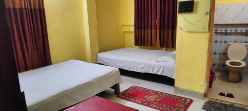 Bathroom, Hotel Madina International হোটেল মদিনা ইন্টা: (আবাসিক) near Shahjalal International Airport