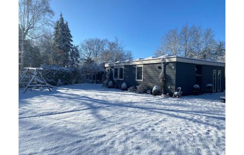  Cozy Home In Eext With Kitchen in Eext