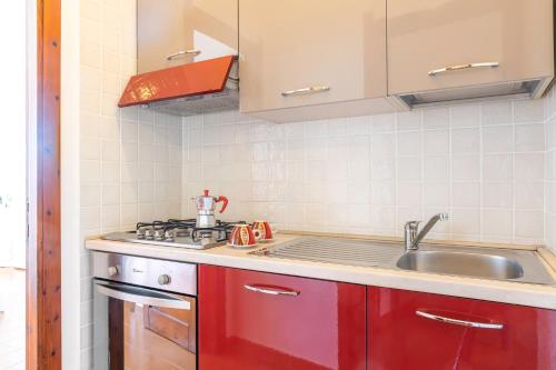 Konyha, Fronte Mare Pinus Village 74 in Santa Margherita di Pula