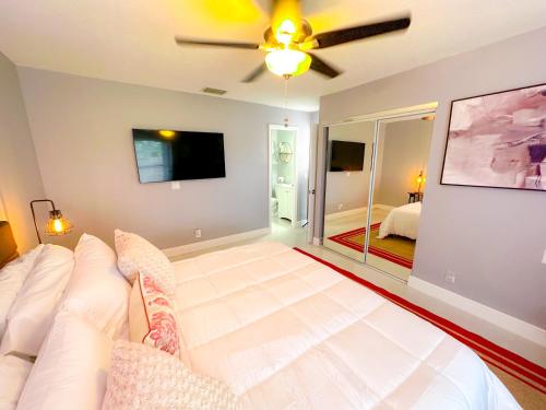 Prime Location w/King Bed Suites