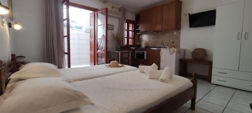 Kapetanos Rooms in Naxos Island