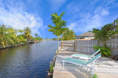 Waterfront-Heated Pool-Mini Golf-Game Room-2mi Beach in Fort Lauderdale, USA