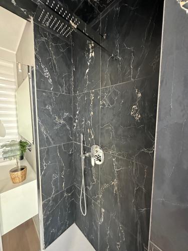 LR Deluxe Apartments - Fondazione Prada - Metro M3