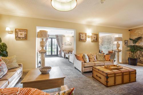 Bar/lounge, The Manor Coastal Hotel & Inn, Blakeney - The Coaching Inn Group in Sheringham