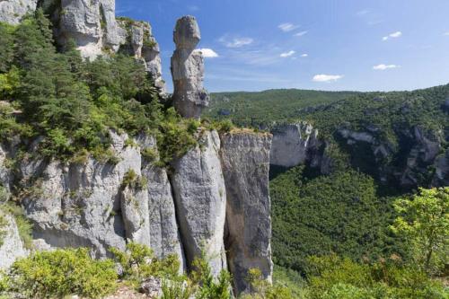 GITE AVEC GRANDE TERRASSE