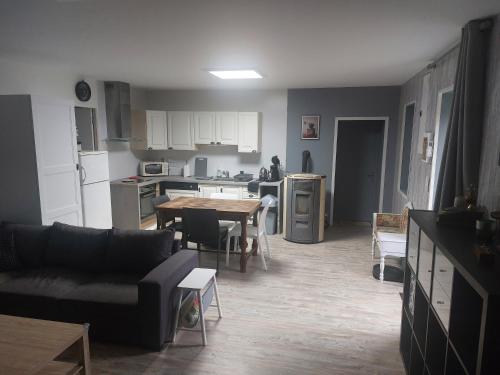 Petite maison lirenolles in Jaligny-sur-Besbre