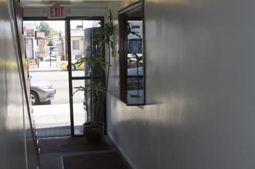 Lido Hotel in Huntington Park, USA