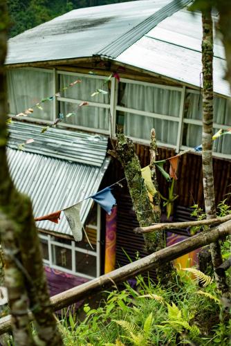 Cabaña Eco amigable en medio de la montaña.