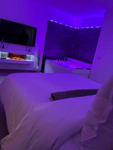 Shared lounge/TV area, La suite near Le Ptit'B