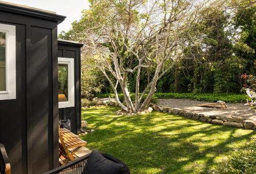 Palm Cottage in Montecito, USA