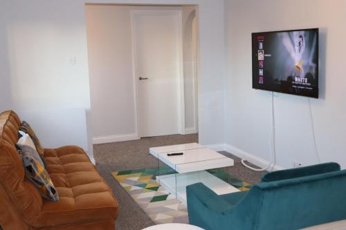 Picture of Garland Modern Apartment With Private Garden & Parking Dartford 5