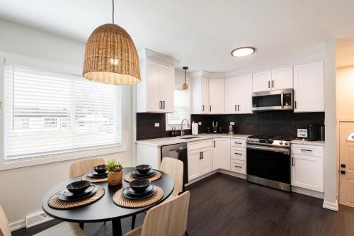 Luxurious House, 25 min Downtown, 10min Midway in Burbank, USA
