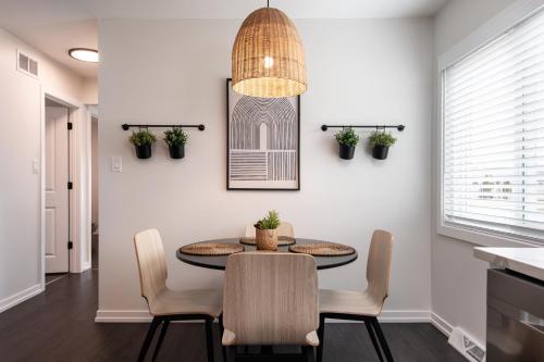 Luxurious House, 25 min Downtown, 10min Midway in Burbank, USA