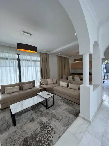 Luxury villa Near The Beach