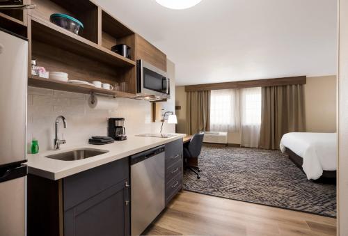 Candlewood Suites Lafayette an IHG Hotel - image 6